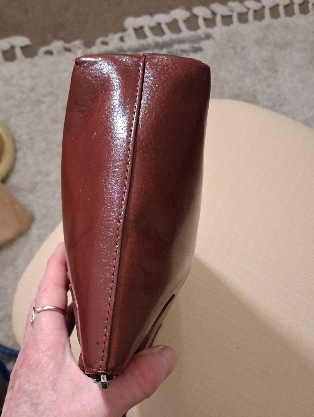 Hobo International NWOT Classic Brown Leather Shoulder Bag - Picture 8 of 16